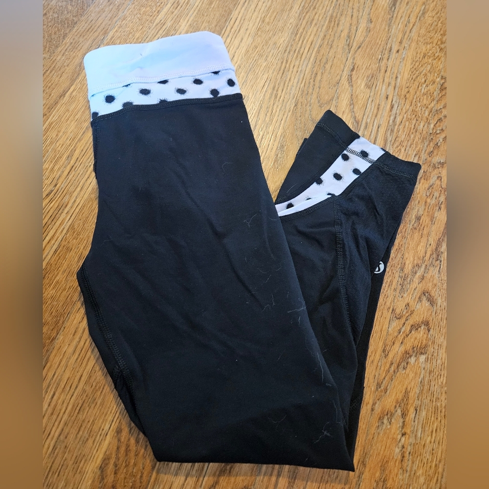 Lululemon Black with Light Purple Accents Crop Athletic Leggings